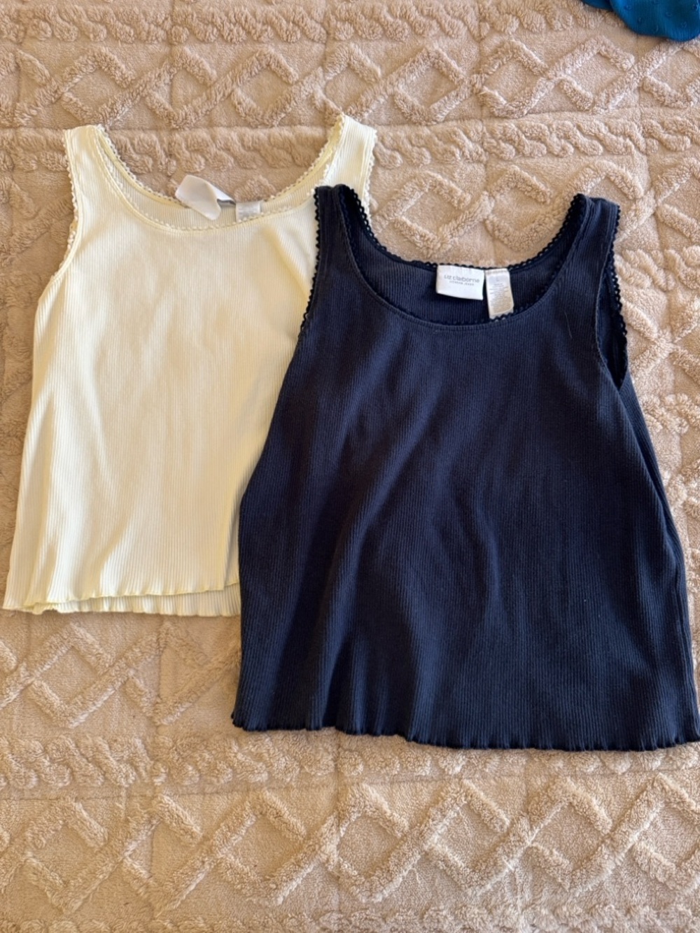 Lot Of 2 Liz Claiborne Size Large Tank Tops